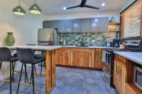 Stylish condo near National Park/beaches/marina