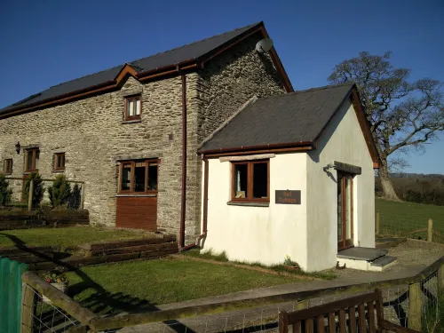 Fantastic couples escape to the country. Quiet, rural location, pet friendly.