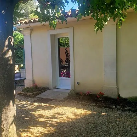 Cottage at the foot of the Luberon + Garden and private swimming pool