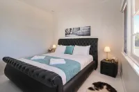 Busselton Beach Villa Hotels near The Mermaids Cave