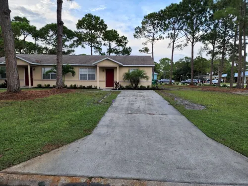 The Dahl House in Sebastian, just minutes to the Indian river and Wabasso Beach.
