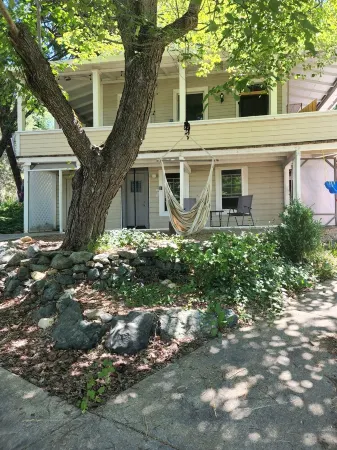 Downtown Nevada City Private Studio Отели рядом с достопримечательностью «J J Jackson's»