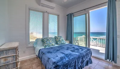 Stunning Oceanfront 3bd  3ba Villa, Great Guana Cay, Abacos Completely Restored Hotel a 