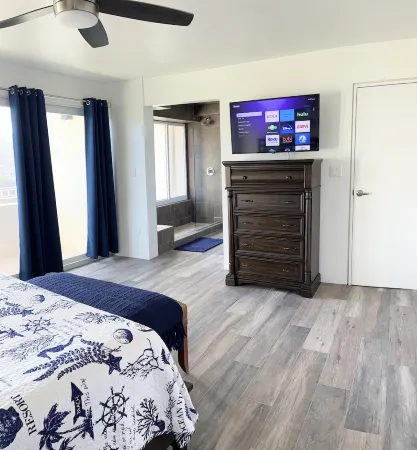 Hillside Getaway Отели рядом с достопримечательностью «Парк Магенс Бэй»