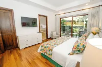 Dream Beach Stay- Spacious 3BR Condo at Playa Hermosa! Cocos & Corales!