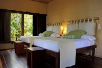 Amazing  Oceanfront House in Cabo Matapalo with pool.Two surfboards..