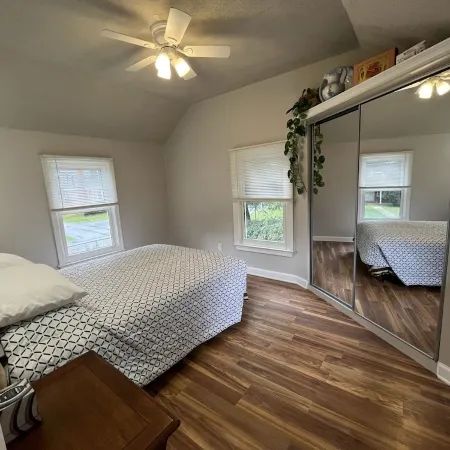 Entire 3 bedrooms/2 bathrooms fence yard, near Costco, Sam's