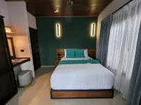 Romantic Private Villa w/ Hot Tub, Pool Access - Near la Fortuna and Arenal