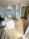 Spacious, comfortable rooms near beach & Newport
