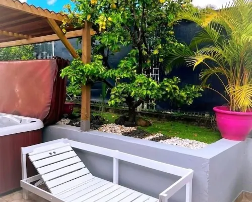 Bungalow pitaya 2 minutes from the beaches of sainte Luce Hotels in Sainte-Luce