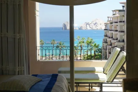 UNBELIEVABLE VIEWS-EXTRA LARGE BALCONY FOUR LOUNGE CHAIRS 3 KING BEDS Отели рядом с достопримечательностью «Los Cabos Whale Shark»
