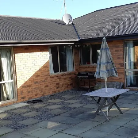 SPACIOUS METHVEN CRASH PAD