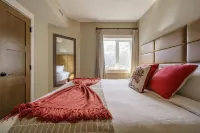 Luxurious 2-Story Penthouse | 5 Beds | Water Park Access | 5-Star Mountain Views