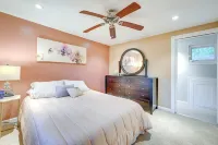 Cozy DIX Hills Apt w/ Deck ~ 7 Mi to Beach!