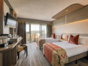 The Gleneagle Hotel & Apartments