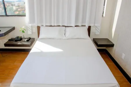 Manferrari Hotel Отели рядом с достопримечательностью «Lagoinha church in Contagem»