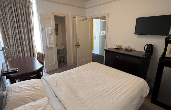 Nash Hotel