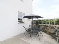 1 Park Nook Close - parking