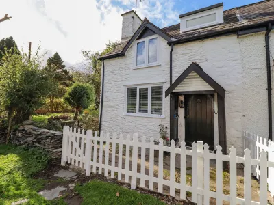 1 Hendom Hotels near Amgueddfa corwen museum