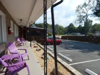 Sunset Motel - parking
