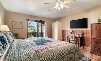 Berry Springs Lodge