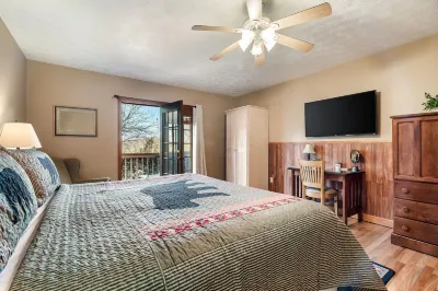Berry Springs Lodge Hotels in 