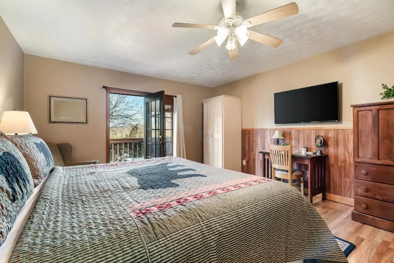 Berry Springs Lodge