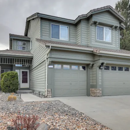 Mtn-View Haven w/ Hot Tub! 28 Mi to Mt Rose Ski