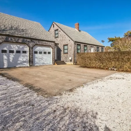 Charming 3br Home In Nantucket's Natural Beauty 3 Bedroom Home
