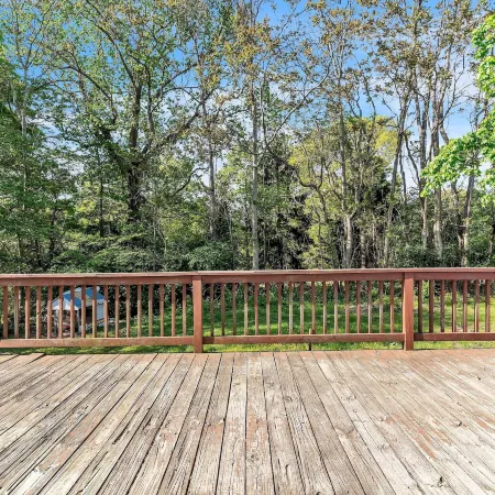 Peaceful Pet Friendly Chesapeake Escape 4 Bedroom Home