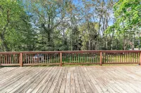 Peaceful Pet Friendly Chesapeake Escape 4 Bedroom Home