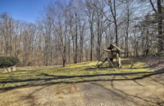 The White Elephant Inn Getaway w/ Pool & Hot Tub!