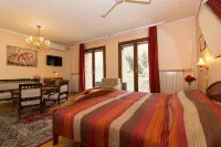 Budavar Bed and Breakfast - Bed and Breakfasts