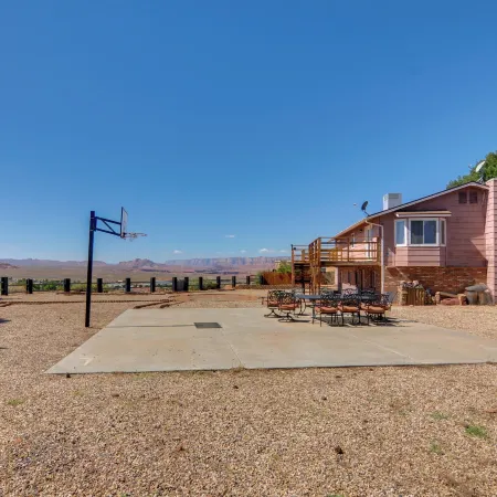 The Ultimate Adventure Basecamp Near Lake Powell