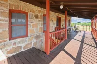 Stein Haus Ranch 4 Bedroom Home by RedAwning Hotels in Llano