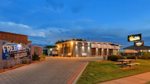 Sun Centre Motel Hotels in Murray Downs