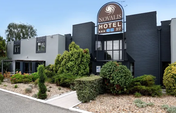 洛基思諾瓦利斯酒店