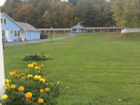 Starlight Inn Hotels in Bennington