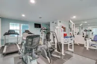 Gulf Coast 'Cozy Condo' w/ Pool: Walk to Beach! - Condos