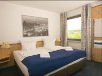 Hotel Near by Hotel a Laatzen