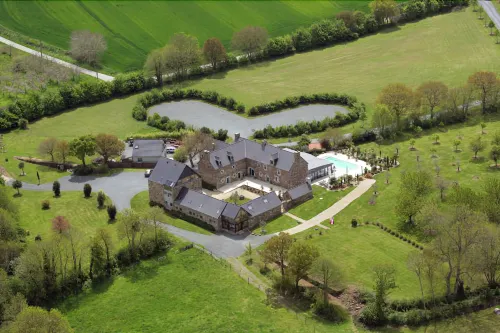 Domaine de Kermodest Hotels in Ploubazlanec