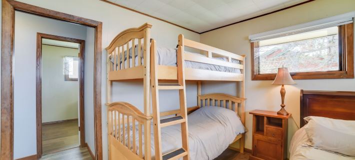 BBQ Ready Lakefront Retreat in Watertown Hotels in Codington County