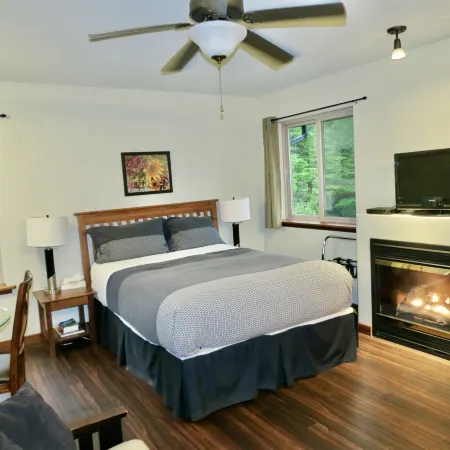 Cobble Wood & Bird Sanctuary Guest Houses