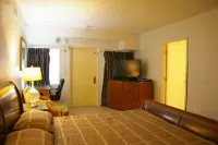 Holiday House Motel Hotels in Lake Worth