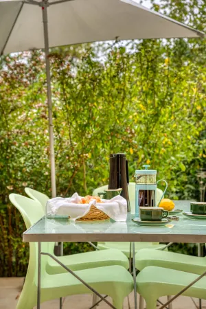 Le Domaine de La Tuilerie - Gite de Charme en Bord de Riviere Avec Piscine Отели в г. Валь-де-Дань