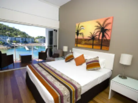Beachside Magnetic Harbour Apartments Hotels in Nelly Bay