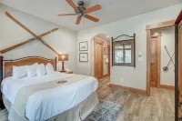 Luxury 1-Bedroom Ski-in Out Condo with Slopeside Heated Pool, No Cleaning Fee 1 Condo by Redawning - Gym