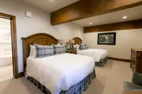 Deluxe Two Queen Room Hotel Room Hotels in Brighton