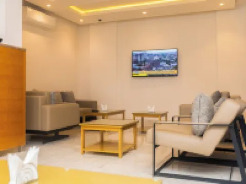 Hotel Everest Rdc Hotels in Lukunga