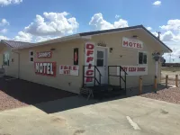Gerrys Motel - parking